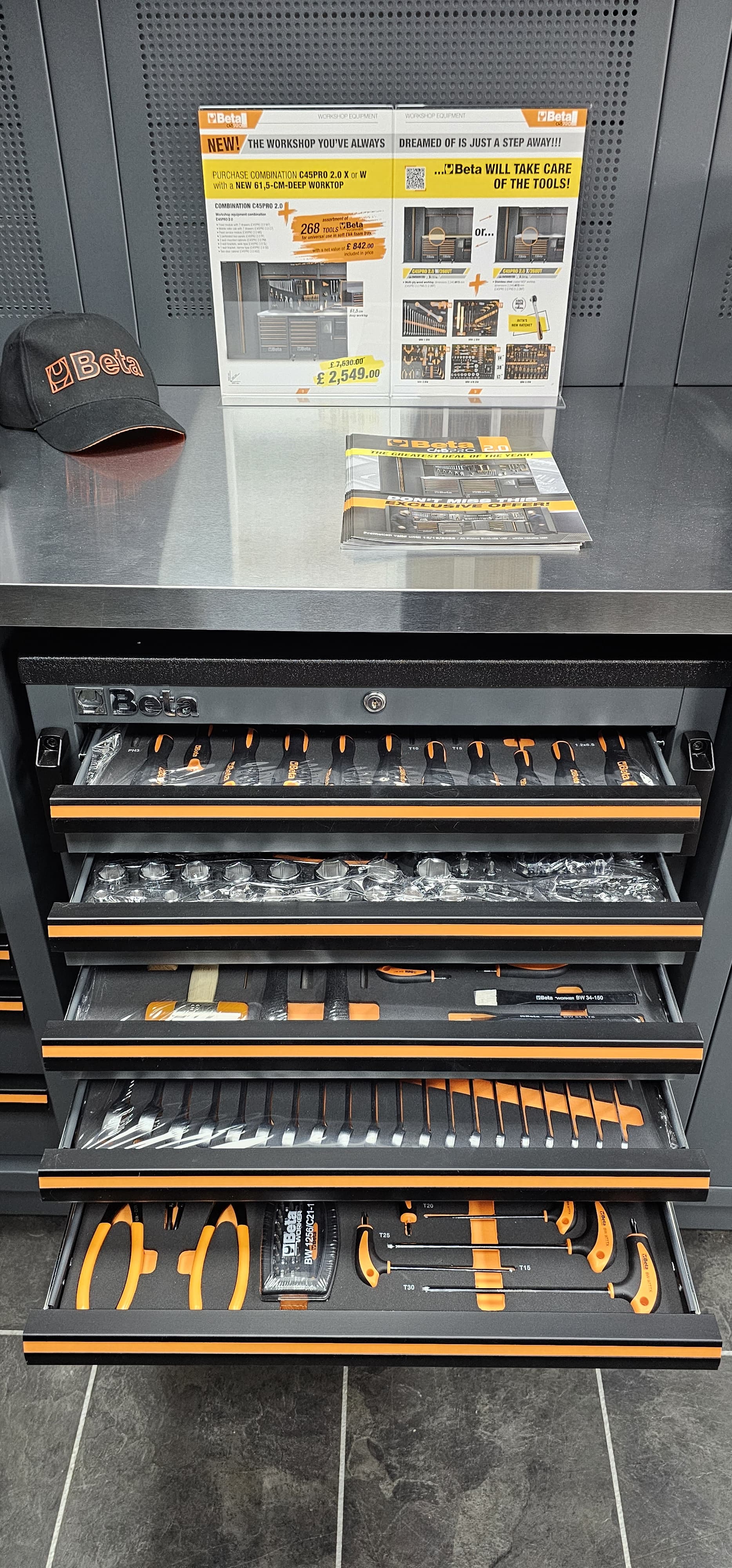 Beta C45PRO-X Stainless Steel Top Workshop Equipment Station & 268 Piece Tool Kit - Image 2