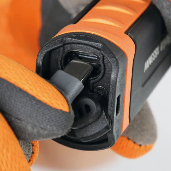 Beta High-brightness Led Torch Wireless Rechargeable - Image 2