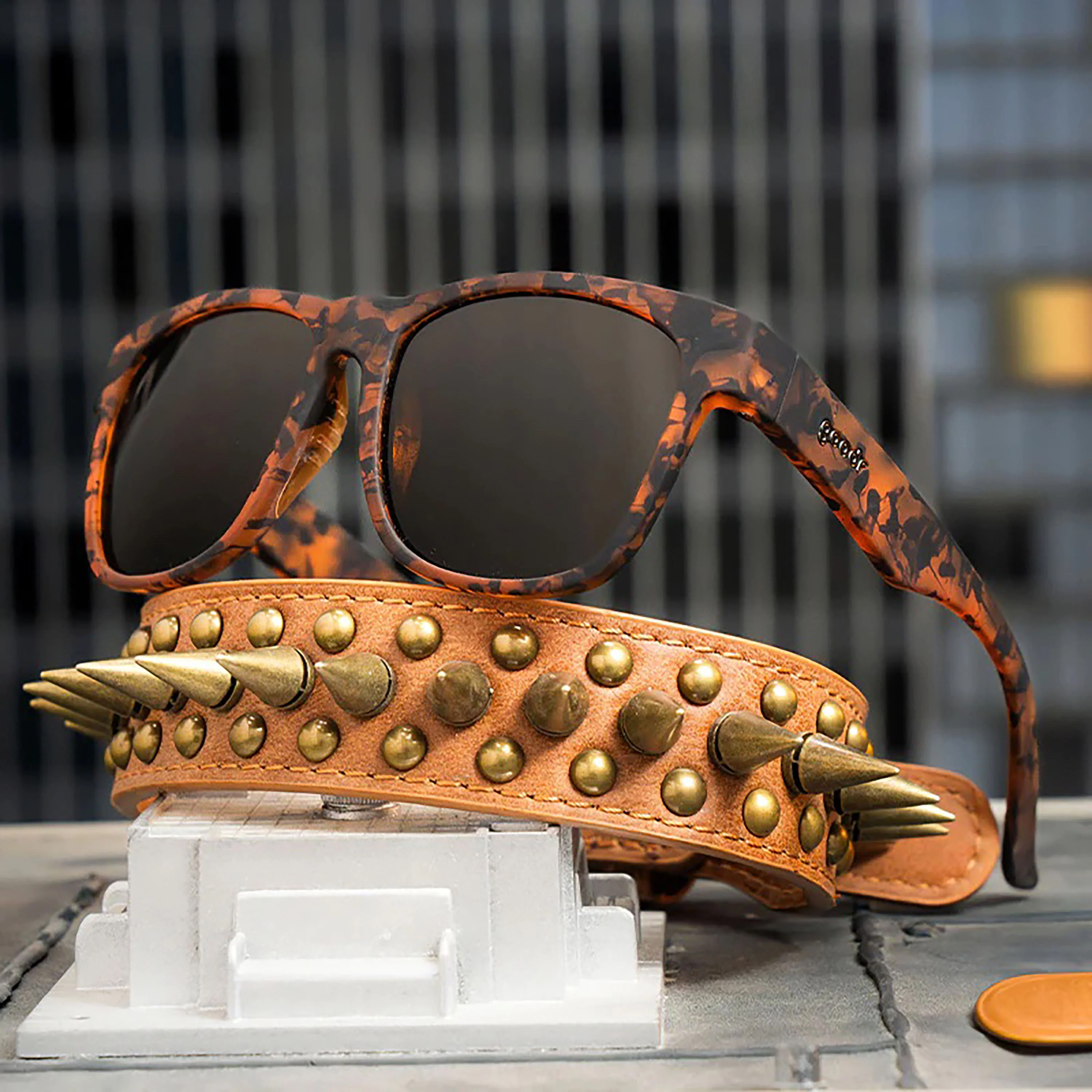 GOODR Sunglasses Hellhound Hallucinations - Image 4