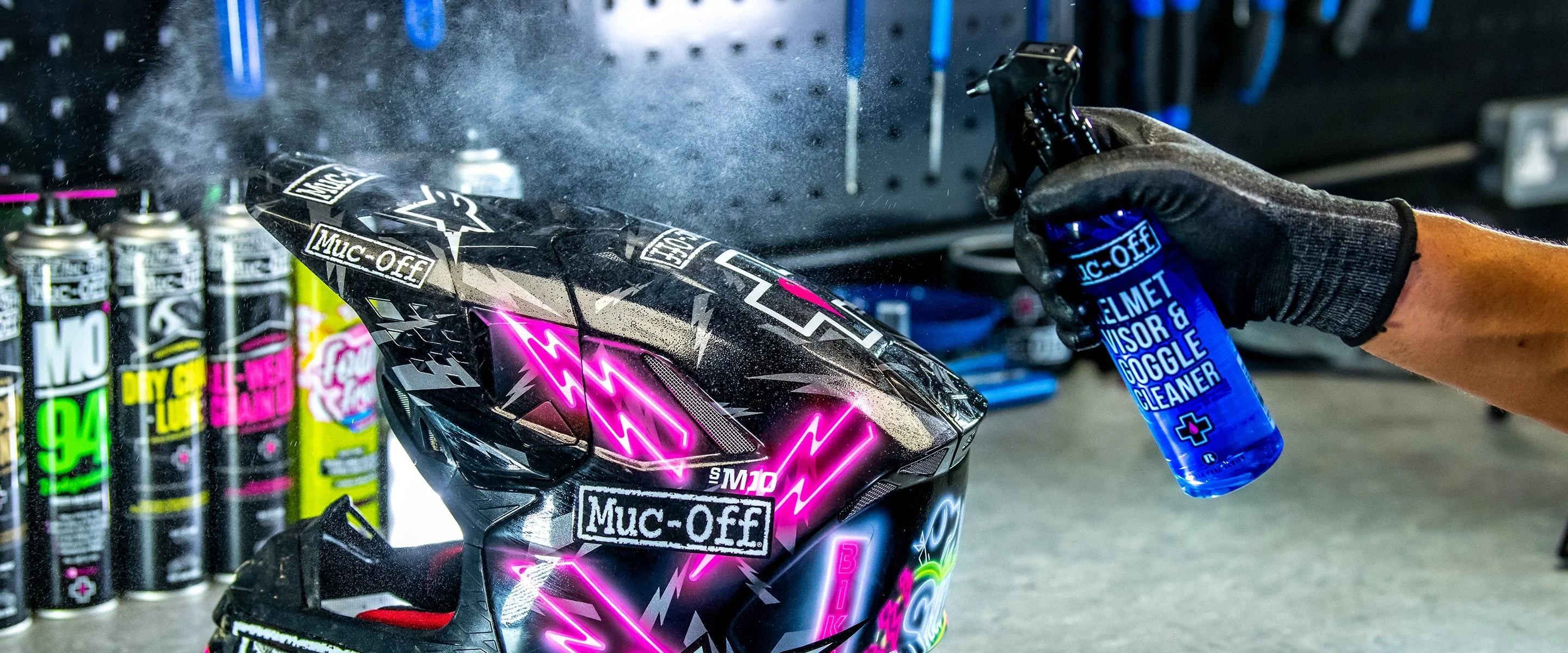 Muc-Off Helmet Visor & Goggle Cleaner 32ml - Image 2