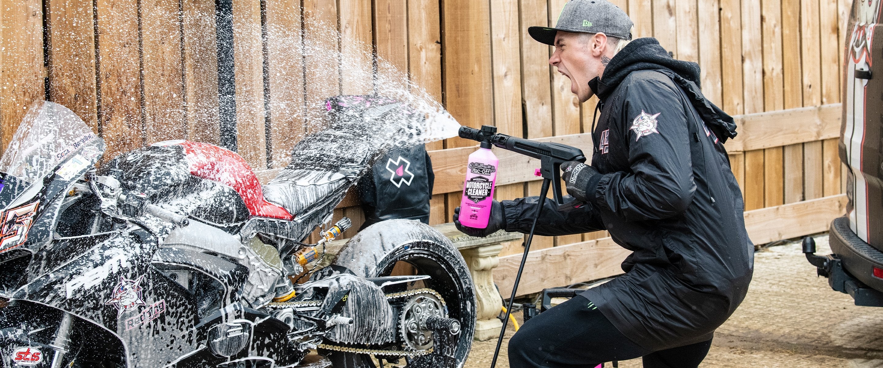 Muc-Off Ultimate Pressure Washer Bundle - Motorcycle - Image 2