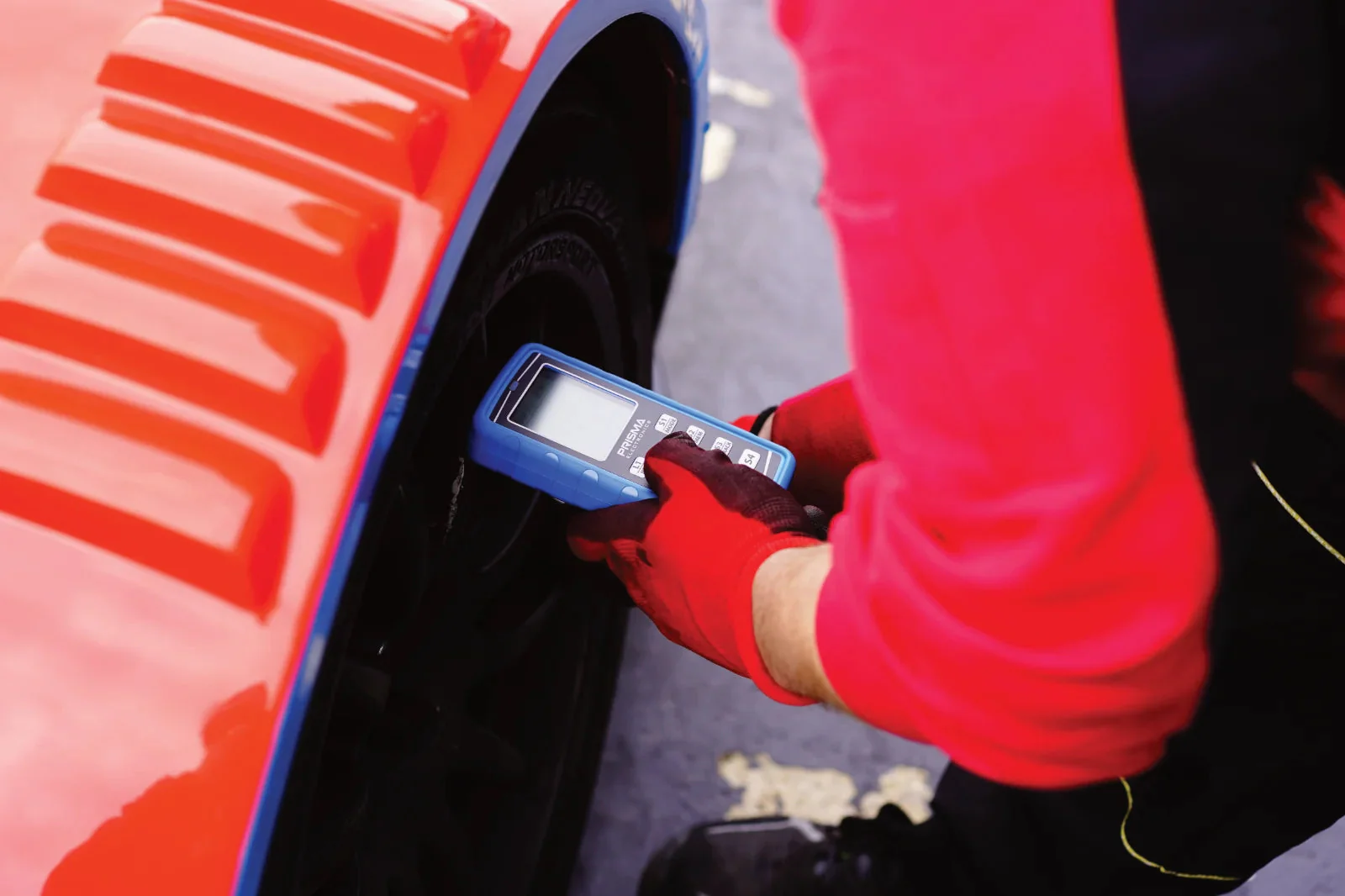 Prisma HPM5 Digital Tire Pressure Gauge with Infrared and Stopwatch - Image 4